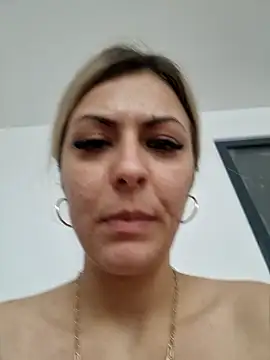 MayaLeys live sex cam