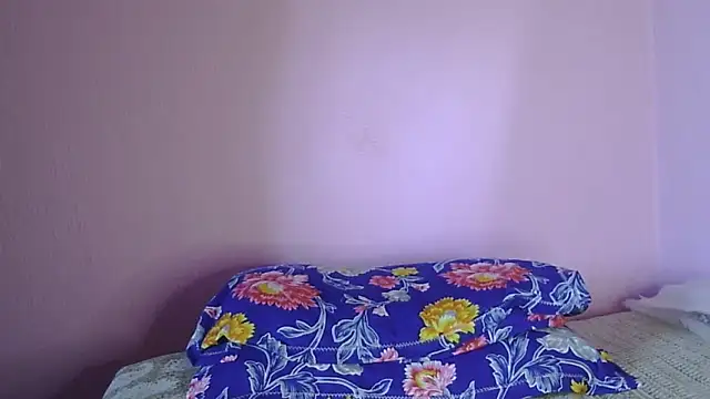 Pooja-suman's cam snapshot