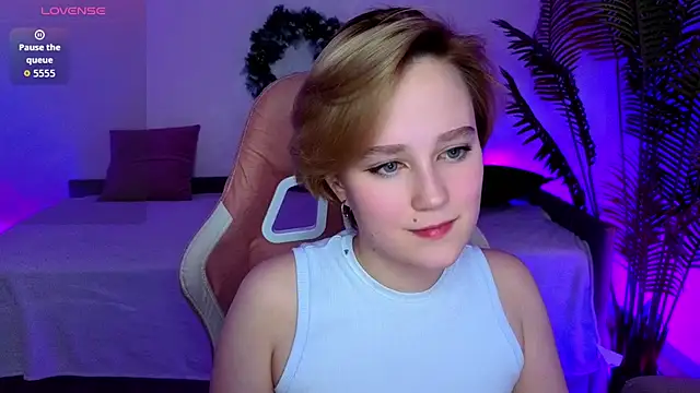 Ellie_Heavenly's cam snapshot