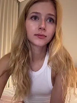 LunaRase's cam snapshot