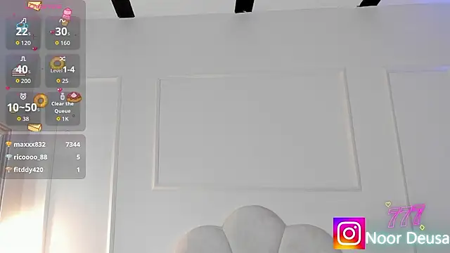 Candaceoweens's cam snapshot