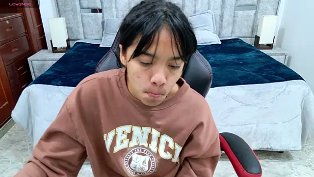 laureentt_'s cam snapshot