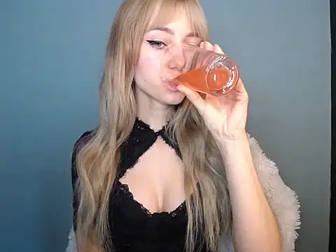 LuciaYoung's cam snapshot