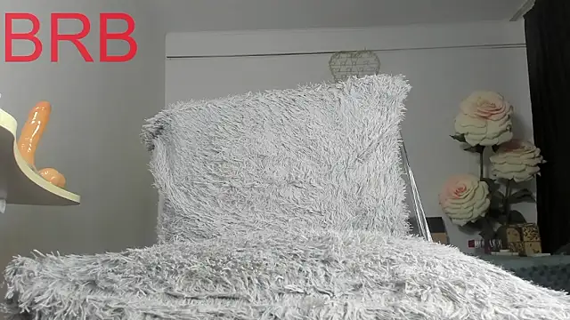 Naughtylov3's cam snapshot