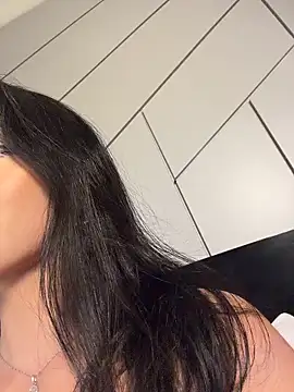 fiorella_paris's cam snapshot