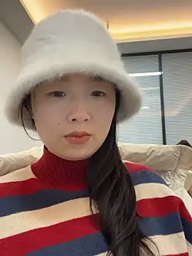 Qrooo's cam snapshot