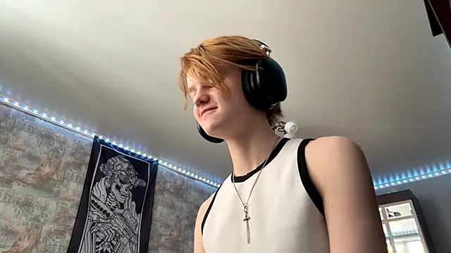 CutieGoga's cam snapshot