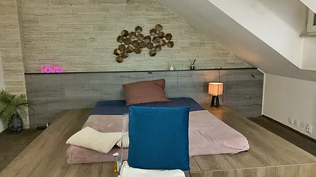 hornyb33_'s cam snapshot