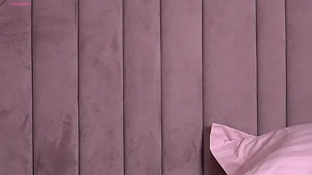 Emily_Voss's cam snapshot