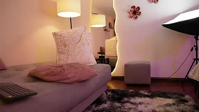 Chloe_Cherry21 live sex cam