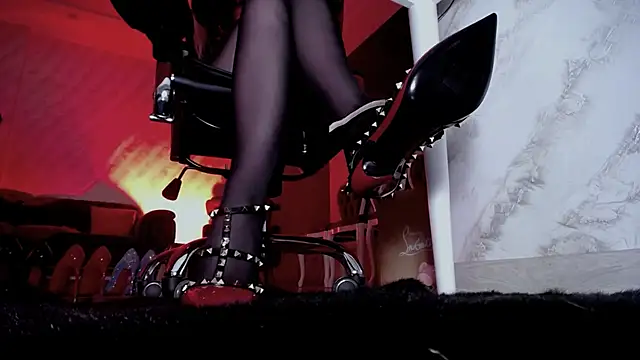 FinDomGod's cam snapshot