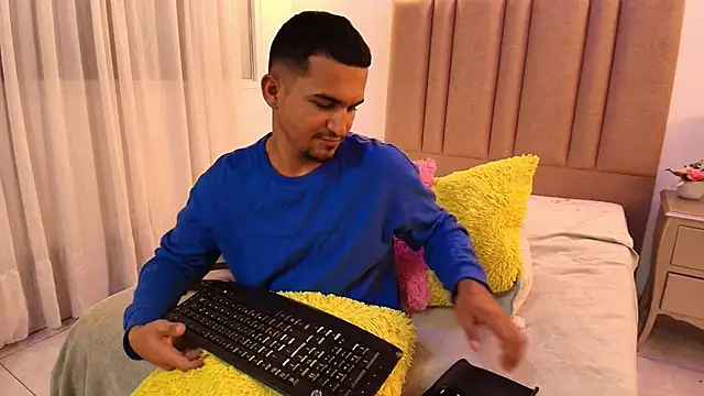 GabrielWolf_nom's cam snapshot