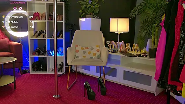 MaddyHeart's cam snapshot