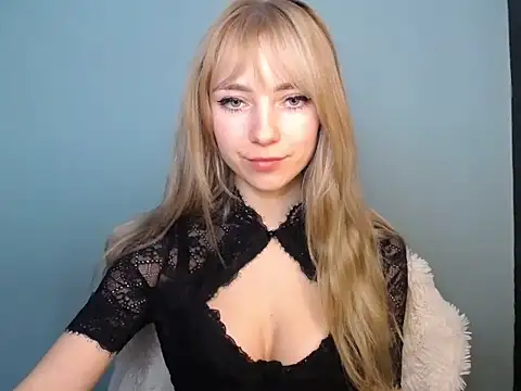 LuciaYoung's cam snapshot