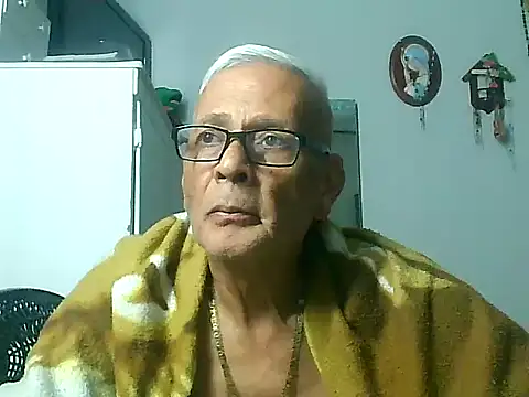 dirtysluttyfist live sex cam