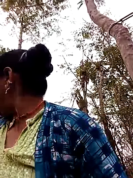 Manvi_hote's cam snapshot