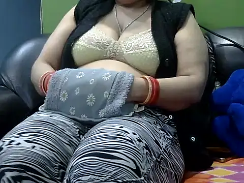 Housewife12's cam snapshot