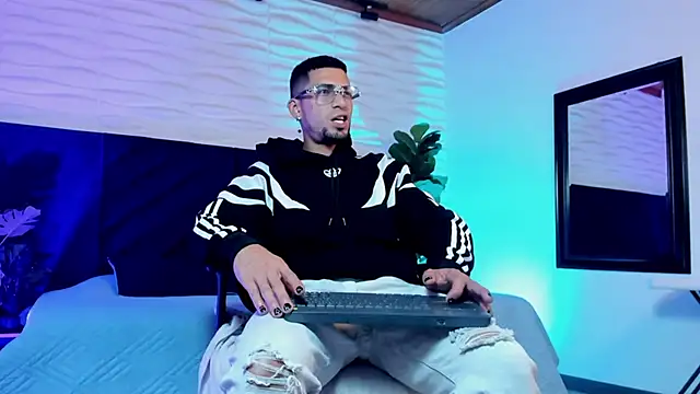 DrakeNeumann live sex cam