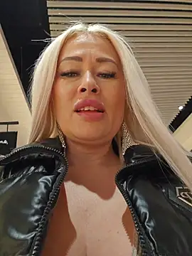 MILFBARBY's cam snapshot