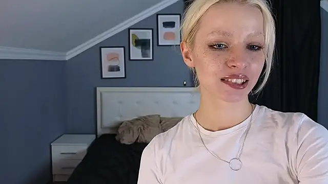 Naomi_Demio's cam snapshot