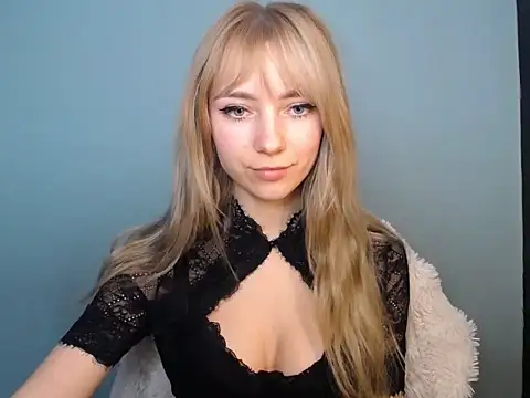 LuciaYoung's cam snapshot