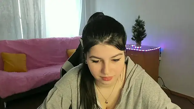 KisaModel's cam snapshot