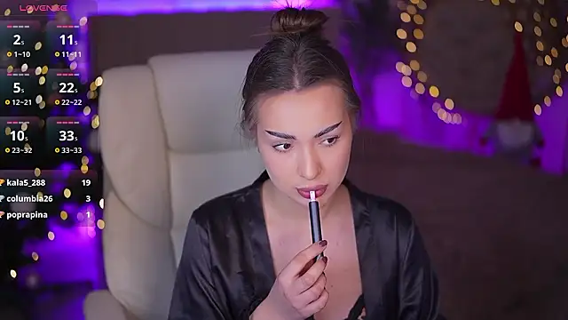 OliviaMoore_'s cam snapshot