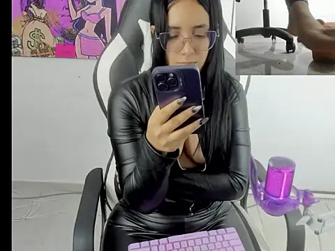 queen_findom1's cam snapshot