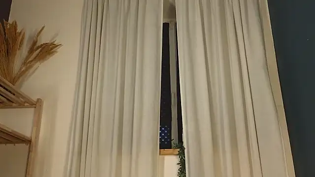 bigestetic's cam snapshot