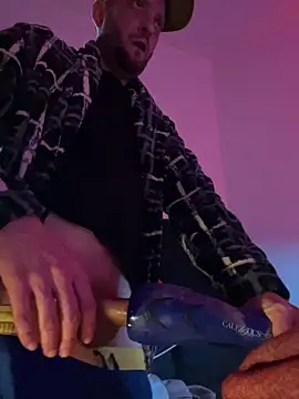 PutaNieves1983 live sex cam