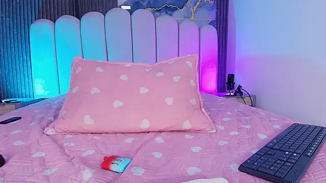 abbyrouss_'s cam snapshot