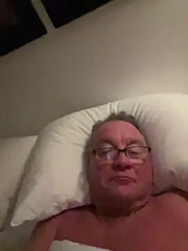 Toothpic1 live sex cam