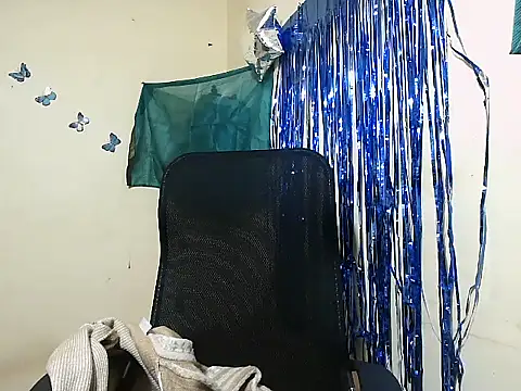 Shivani-Gupta's cam snapshot