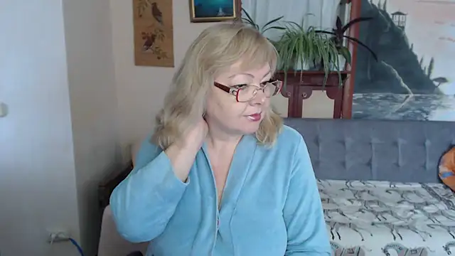 EvelynLoveShy's cam snapshot