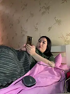 Naughtbaby_2025's cam snapshot