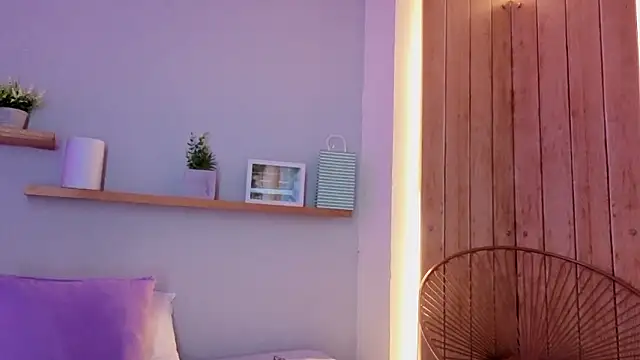 shainadavis's cam snapshot