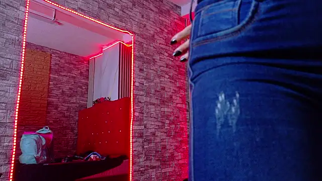 mia_hernnandez's cam snapshot