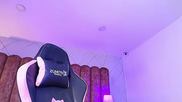 Fluffy_Bubble21's cam snapshot