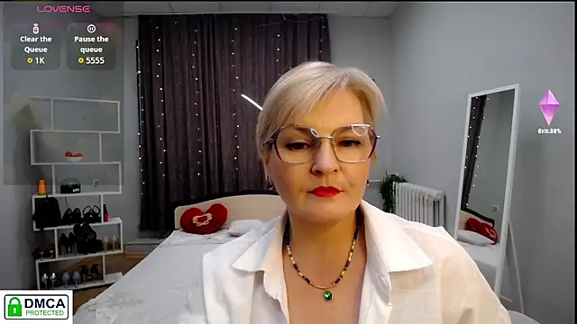 BlondeBrilliant7's cam snapshot