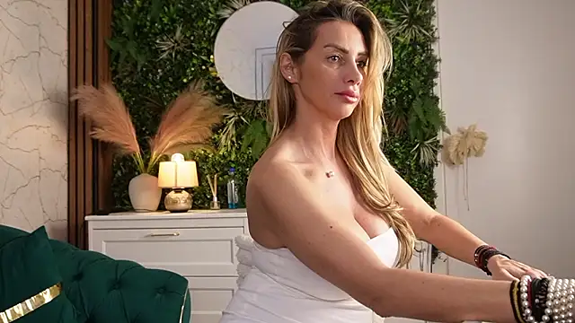 angel_wow_'s cam snapshot