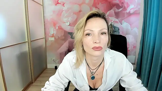 AlinaMoor's cam snapshot