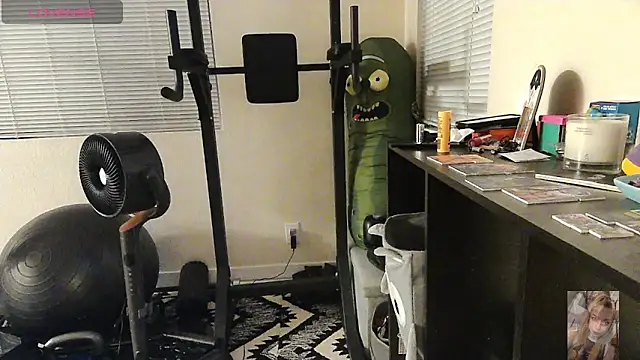 Blondiewithanass's cam snapshot