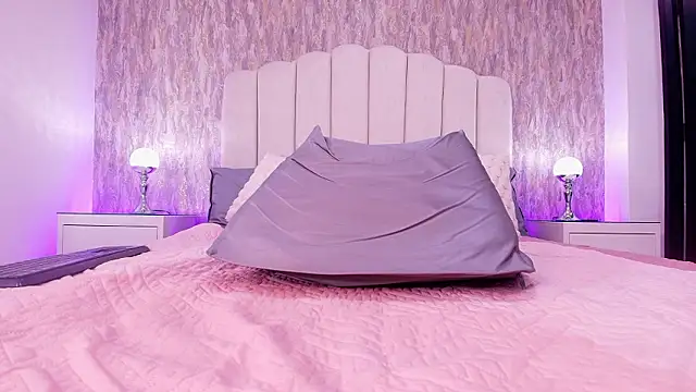 raven_lilith_'s cam snapshot