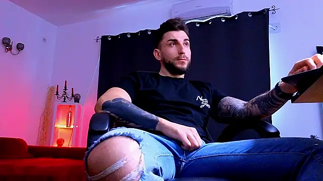 MightyAaron66's cam snapshot