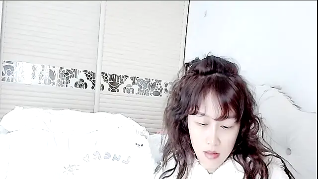 lookbyby's cam snapshot