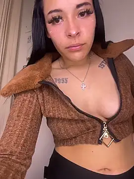 cristal__violetaa's cam snapshot