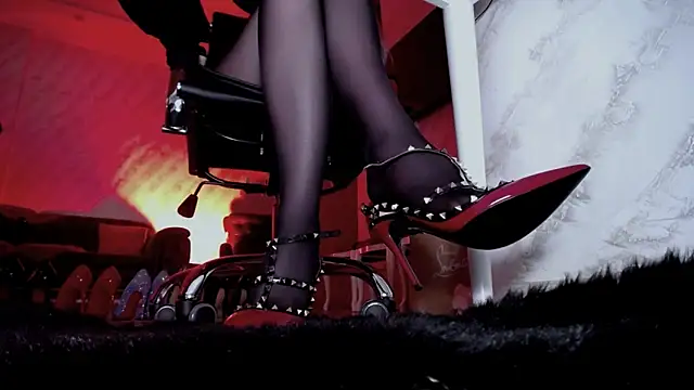 FinDomGod's cam snapshot