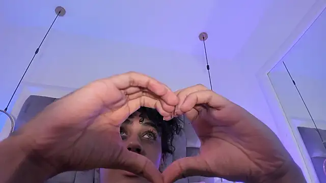 OnlyGia's cam snapshot