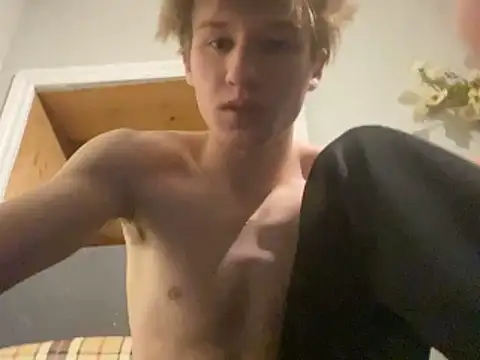 yourwhiteboy1 live sex cam