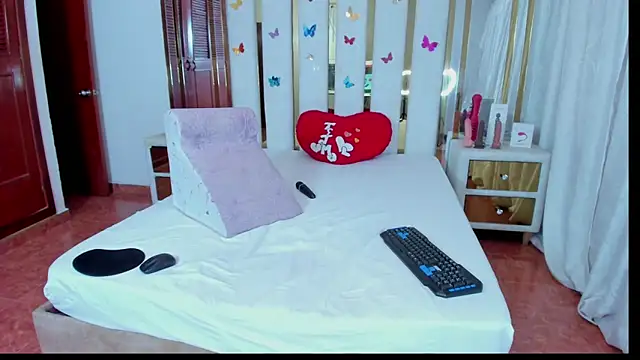 AnyelaGitanaMature's cam snapshot